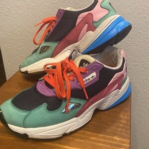 Adidas falcon collegiate shows women’s 9